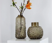 Ваза стеклянная D20,5 * H20 см, 1 шт., коричневый 4630270/038562 на фото справа купить в Минске – цена оптом и в розницу, характеристики | floradecor.by - фото