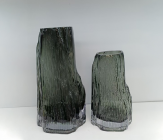 Ваза стеклянная D17 * H29, 1 шт., серый 4630270/072771 на фото слева купить в Минске – цена оптом и в розницу, характеристики | floradecor.by - фото